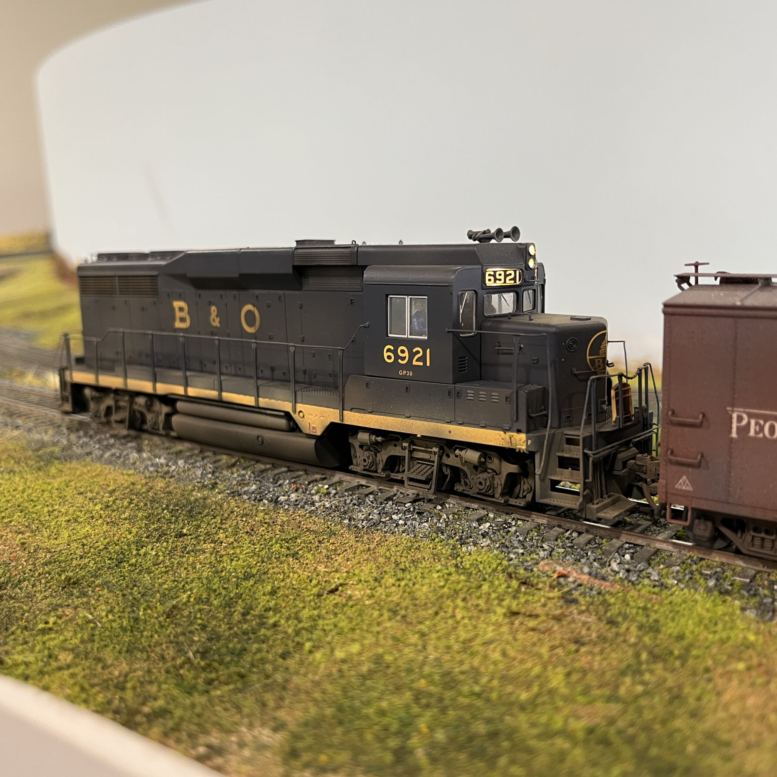 LifeLike Proto 2000 GP30 Converted to Kato Drive